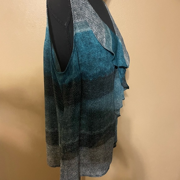 Sleeveless Top - Picture 3 of 4